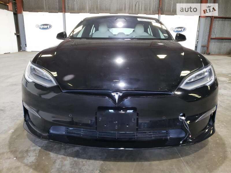 Лифтбек Tesla Model S 2017 в 