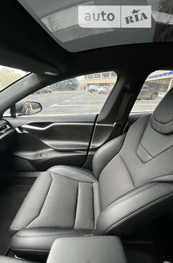 Лифтбек Tesla Model S 2017 в 