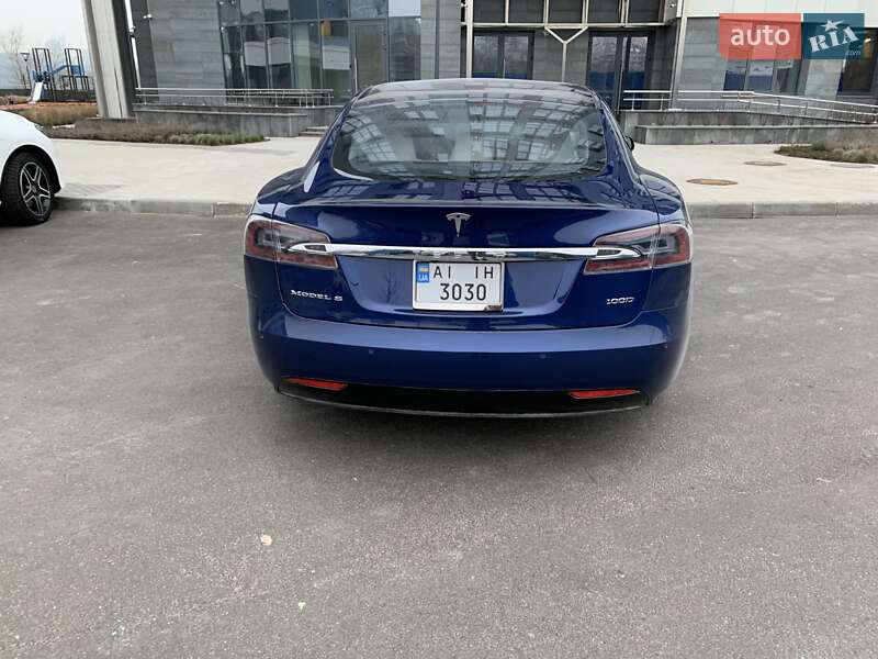 Лифтбек Tesla Model S 2019 в Киеве