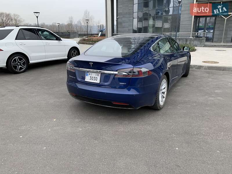 Лифтбек Tesla Model S 2019 в Киеве