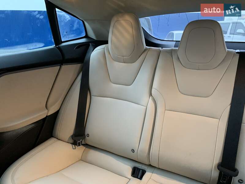 Лифтбек Tesla Model S 2019 в Киеве
