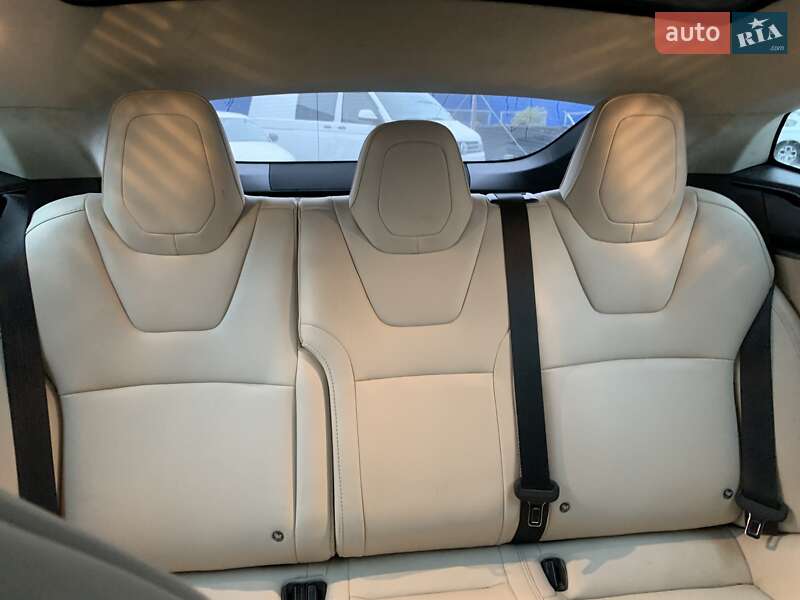 Ліфтбек Tesla Model S 2019 в Києві