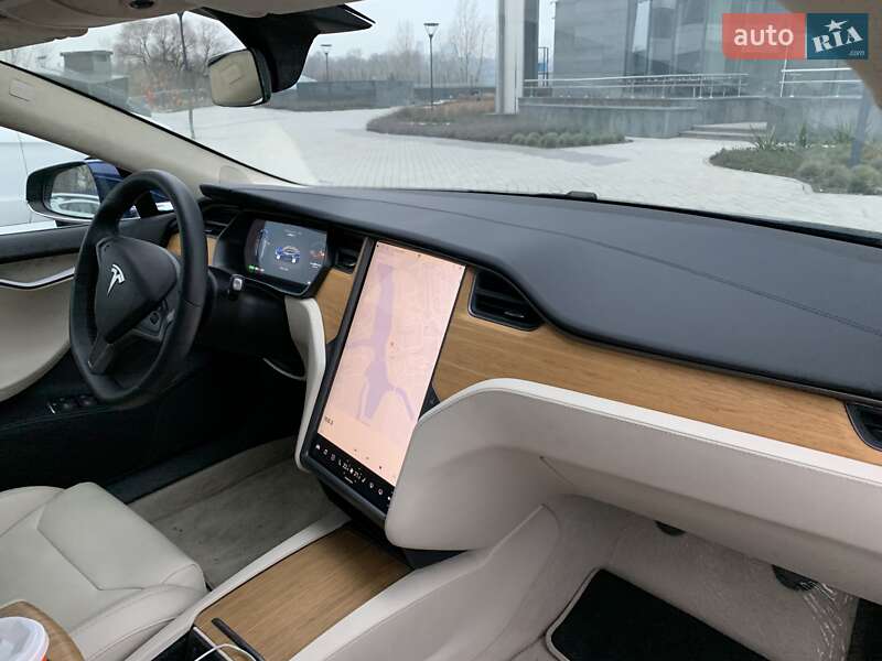 Лифтбек Tesla Model S 2019 в Киеве