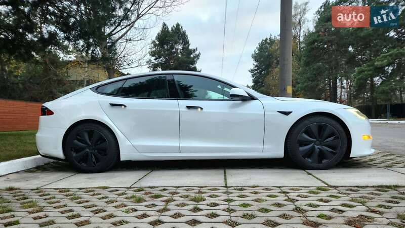 Лифтбек Tesla Model S 2021 в Киеве