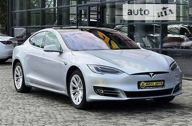 Лифтбек Tesla Model S 2017 в Ивано-Франковске