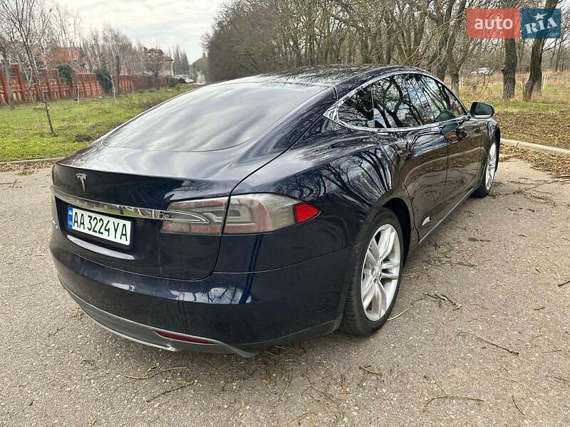 Лифтбек Tesla Model S 2013 в Одессе