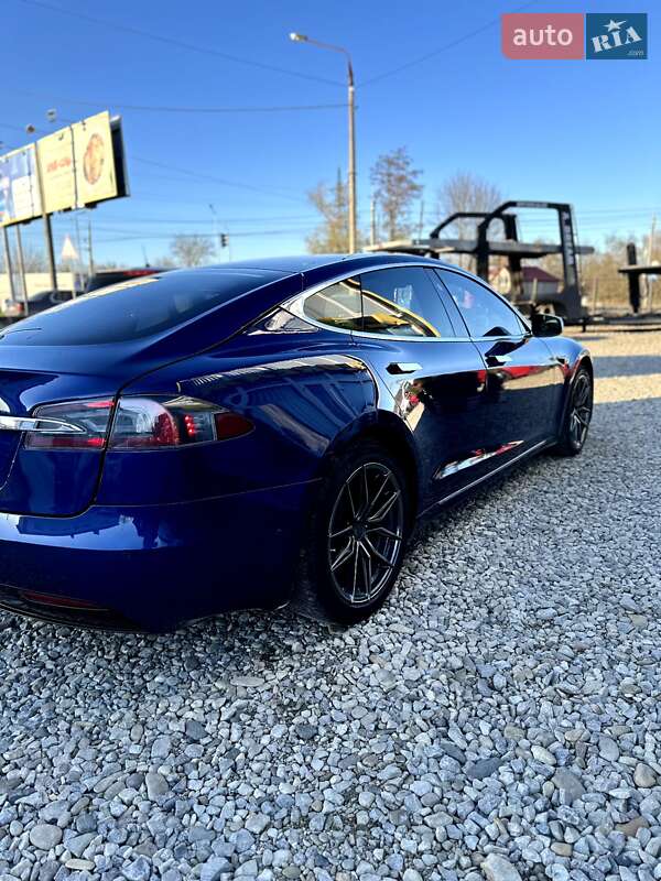 Лифтбек Tesla Model S 2018 в Черновцах