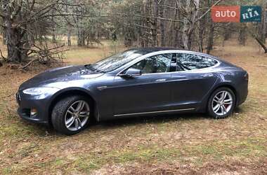 Лифтбек Tesla Model S 2014 в Умани