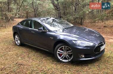 Лифтбек Tesla Model S 2014 в Умани