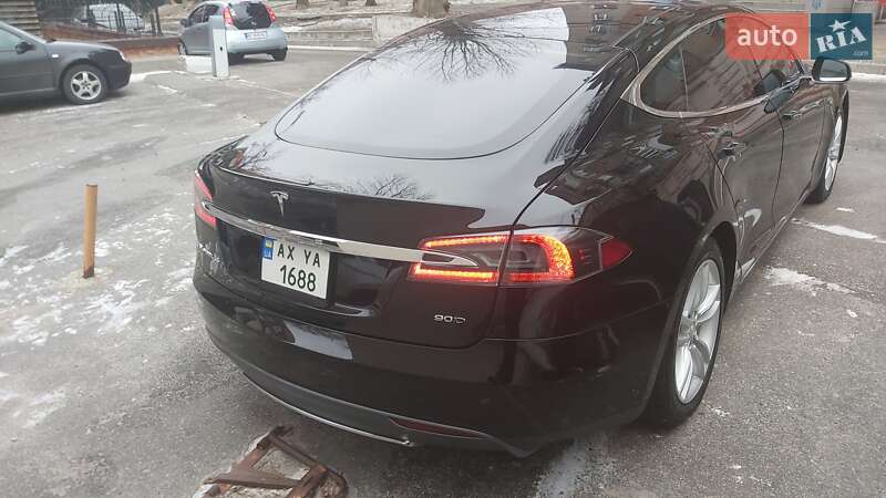 Лифтбек Tesla Model S 2015 в Харькове фото 9 Лифтбек Tesla Model S 2015 в Харькове