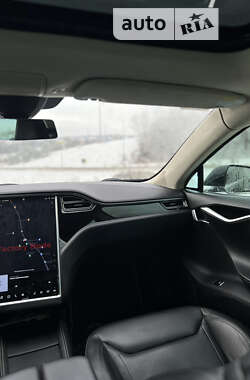 Лифтбек Tesla Model S 2015 в 