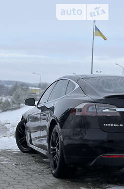 Лифтбек Tesla Model S 2015 в 