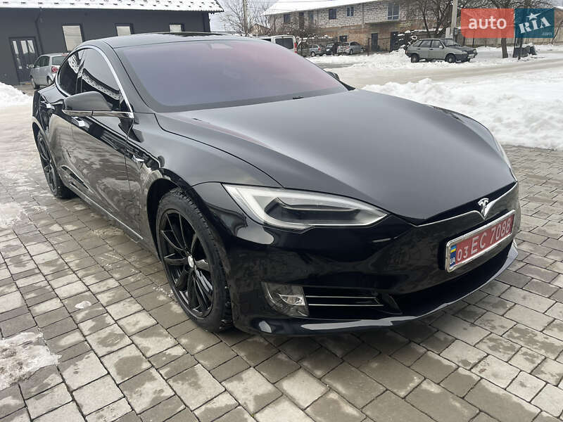 Лифтбек Tesla Model S 2017 в Бродах