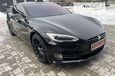 Лифтбек Tesla Model S 2017 в Бродах