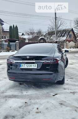 Лифтбек Tesla Model S 2018 в Ивано-Франковске