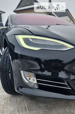 Лифтбек Tesla Model S 2018 в Ивано-Франковске