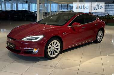 Лифтбек Tesla Model S 2016 в 