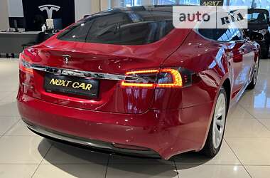 Лифтбек Tesla Model S 2016 в Киеве