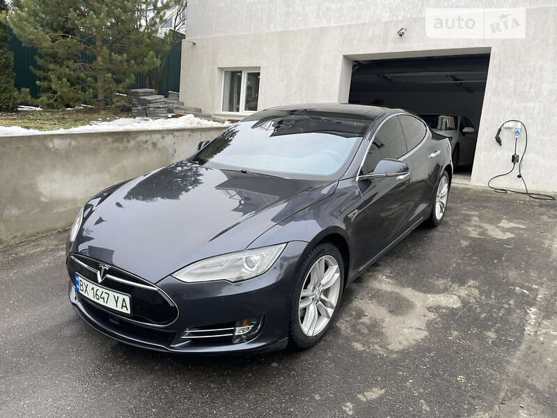 Лифтбек Tesla Model S 2015 в Хмельницком фото 6 Лифтбек Tesla Model S 2015 в Хмельницком