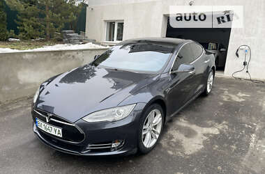 Ліфтбек Tesla Model S 2015 в 
