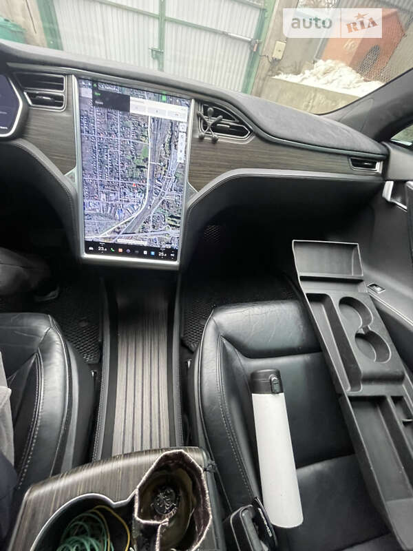 Лифтбек Tesla Model S 2015 в Хмельницком фото 21 Лифтбек Tesla Model S 2015 в Хмельницком