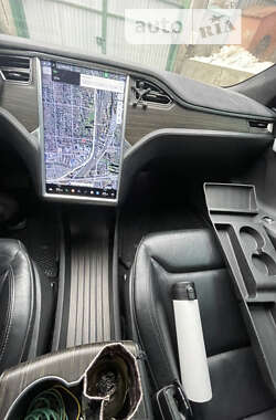 Ліфтбек Tesla Model S 2015 в 