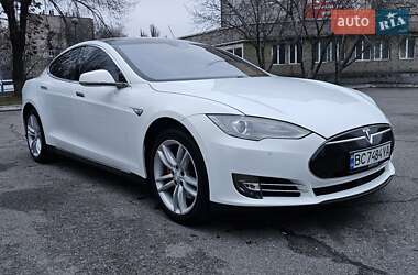 Лифтбек Tesla Model S 2014 в Львове