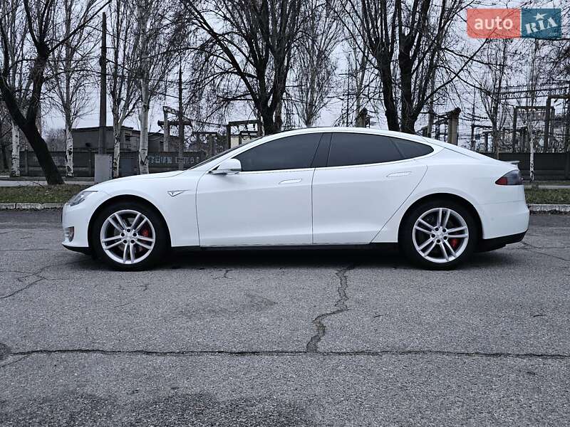 Лифтбек Tesla Model S 2014 в Запорожье