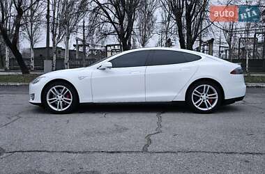 Лифтбек Tesla Model S 2014 в Запорожье