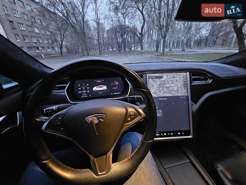 Лифтбек Tesla Model S 2014 в Запорожье