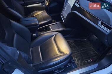 Ліфтбек Tesla Model S 2014 в Львові