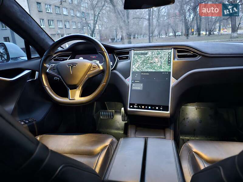 Лифтбек Tesla Model S 2014 в Запорожье
