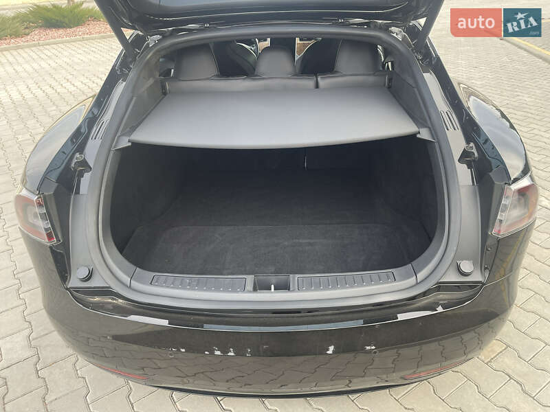 Лифтбек Tesla Model S 2019 в Одессе
