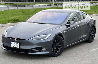 Ліфтбек Tesla Model S 2018 в Сумах