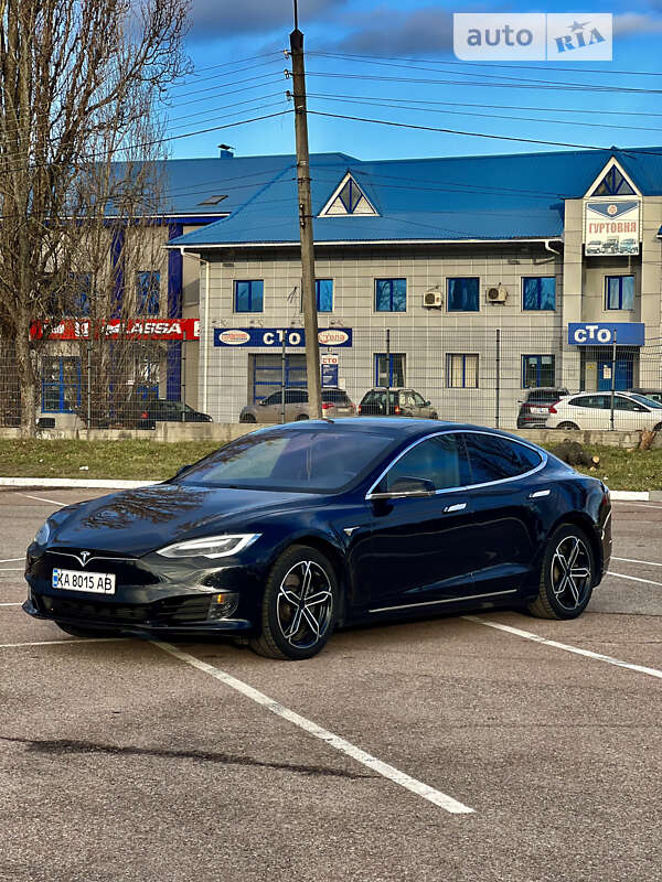 Лифтбек Tesla Model S 2016 в Житомире