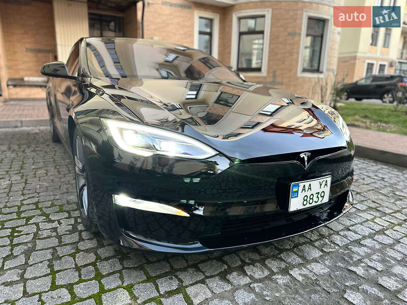 Лифтбек Tesla Model S 2022 в Киеве