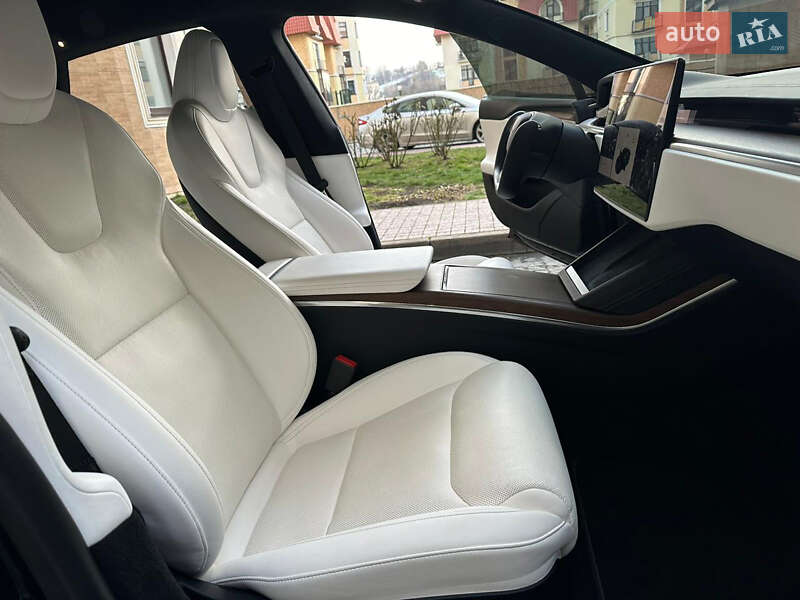 Лифтбек Tesla Model S 2022 в Киеве