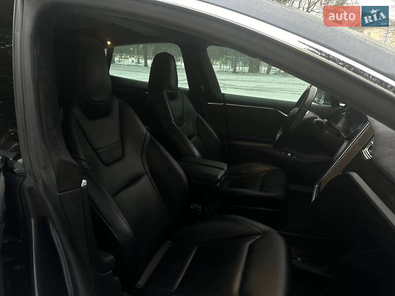 Лифтбек Tesla Model S 2015 в Киеве