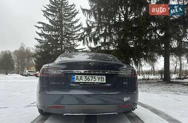 Ліфтбек Tesla Model S 2015 в Києві