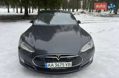 Ліфтбек Tesla Model S 2015 в Києві