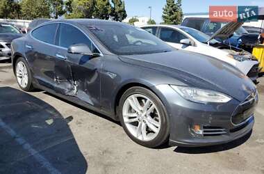 Ліфтбек Tesla Model S 2015 в Києві