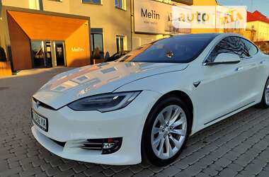 Ліфтбек Tesla Model S 2017 в Коломиї