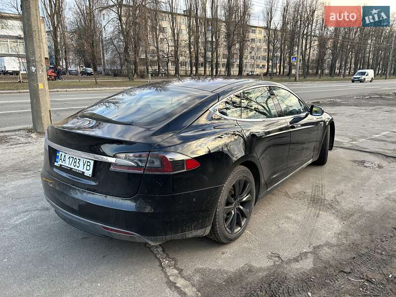 Ліфтбек Tesla Model S 2013 в Києві