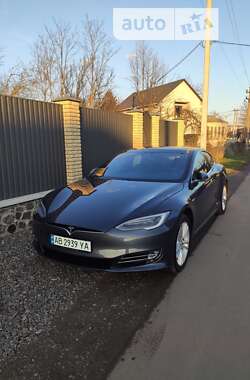Ліфтбек Tesla Model S 2016 в Тростянці