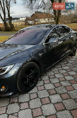Лифтбек Tesla Model S 2017 в 