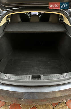 Лифтбек Tesla Model S 2017 в 