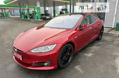 Лифтбек Tesla Model S 2015 в Киеве