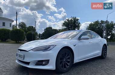 Лифтбек Tesla Model S 2018 в Киеве