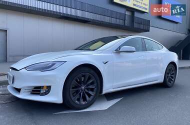 Лифтбек Tesla Model S 2018 в Киеве