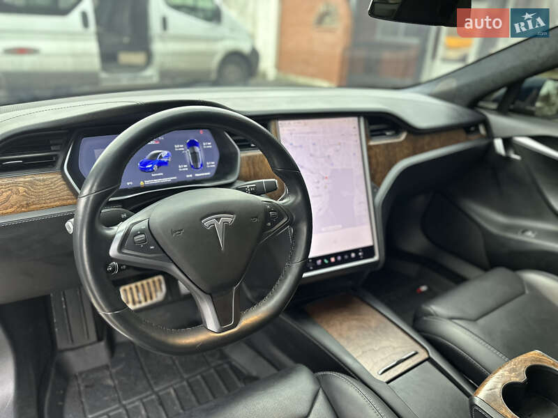 Ліфтбек Tesla Model S 2018 в Полтаві